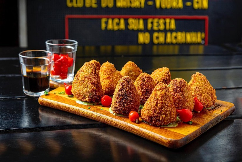 COXINHA DE FRANGO DE BOTECO